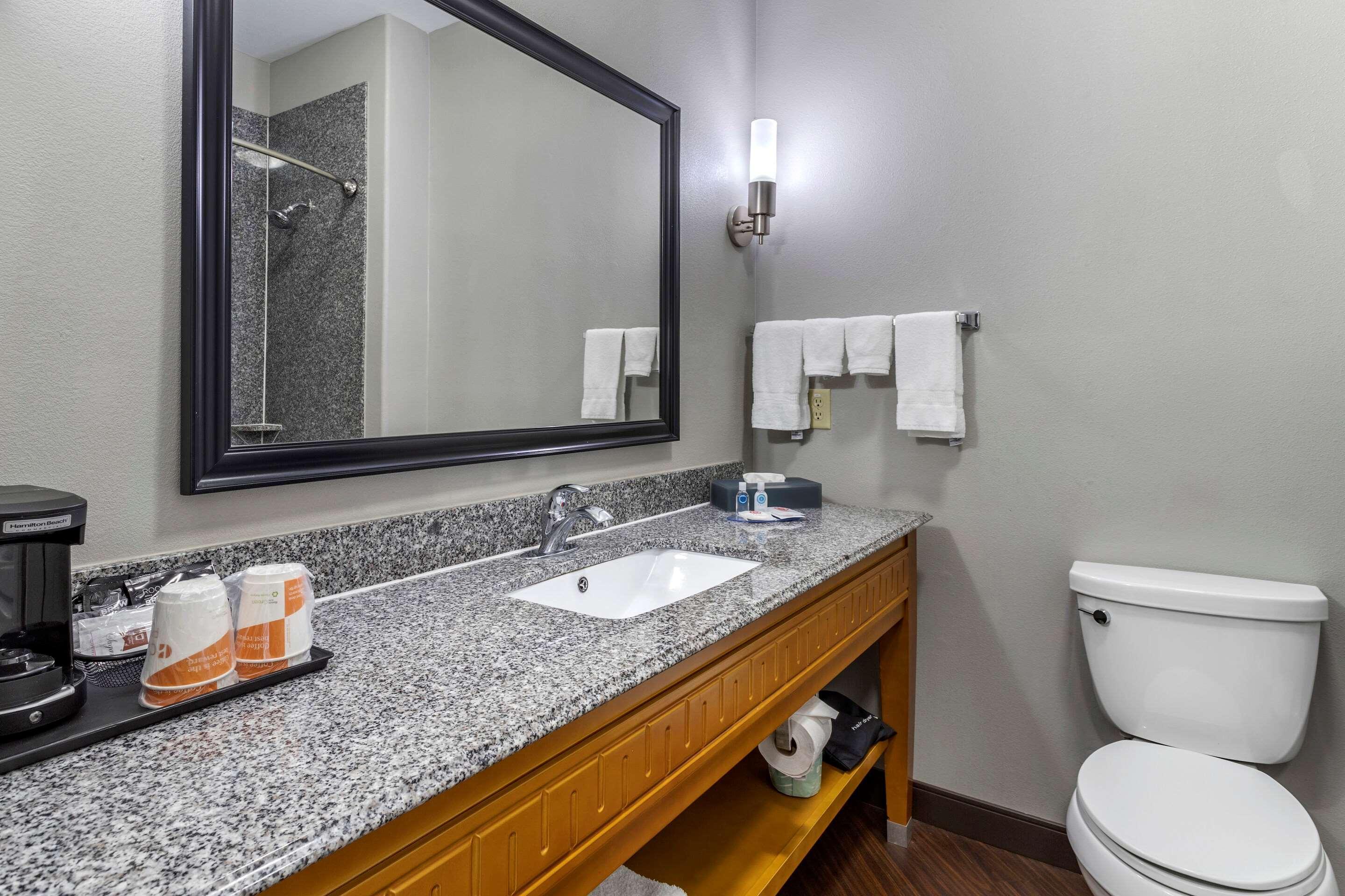 קליבלנד Comfort Inn & Suites מראה חיצוני תמונה