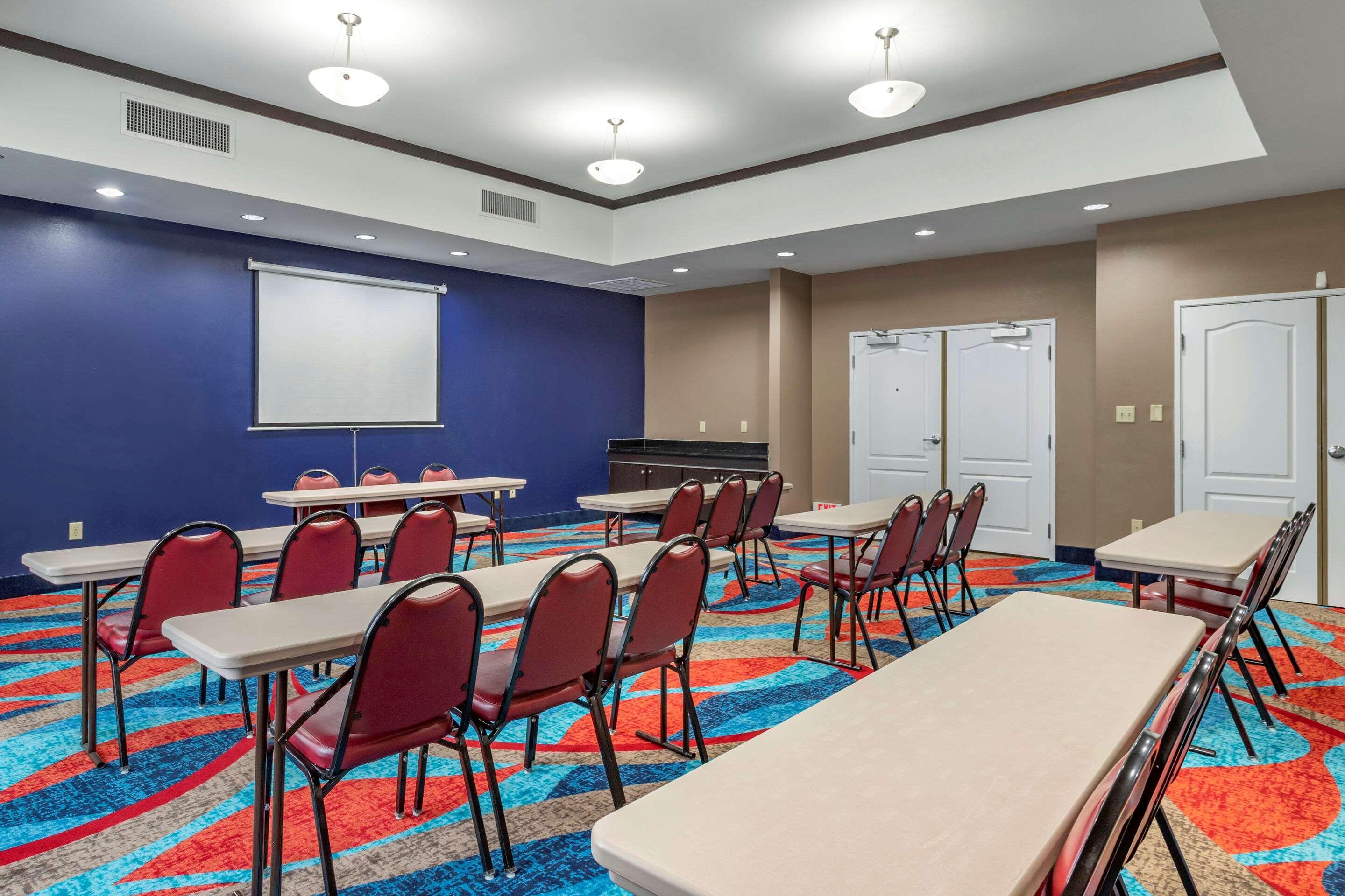 קליבלנד Comfort Inn & Suites מראה חיצוני תמונה