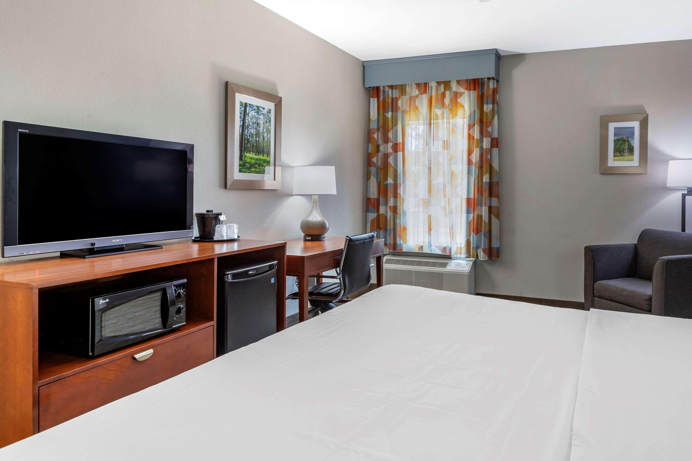 קליבלנד Comfort Inn & Suites מראה חיצוני תמונה